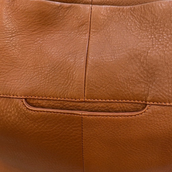 HOBO Brown Leather Tote Bag with Classic Design - Picture 2 of 9